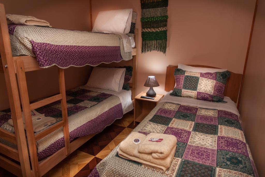 Cordillera Azul Hostel Puerto Natales Buitenkant foto
